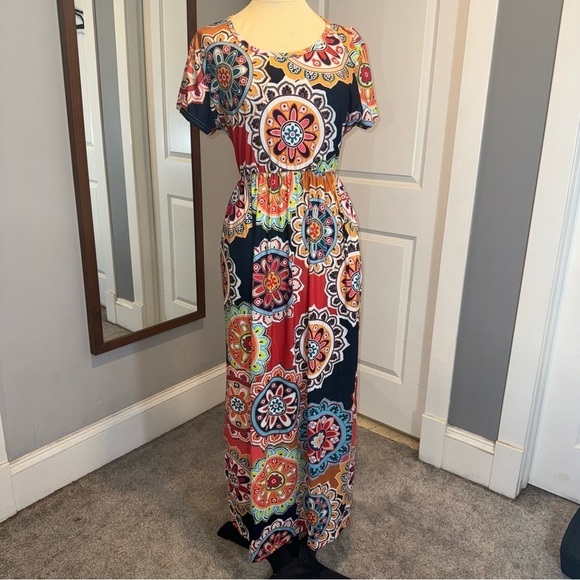 Clear De Vague Mandala Print short sleeved maxi dress with pockets size 2X - Picture 2 of 9